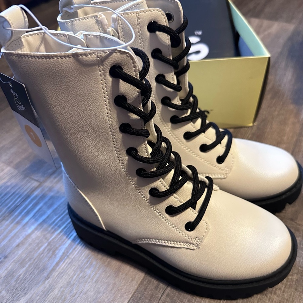 Art Class White Kids Boots with Black Laces